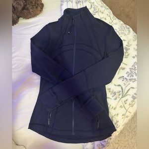 EUC SIZE 6 LULULEMON NAVY DEFINE JACKET
